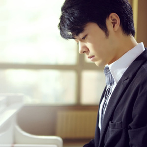 英语班长乖乖挽起裙子怎么写作文
